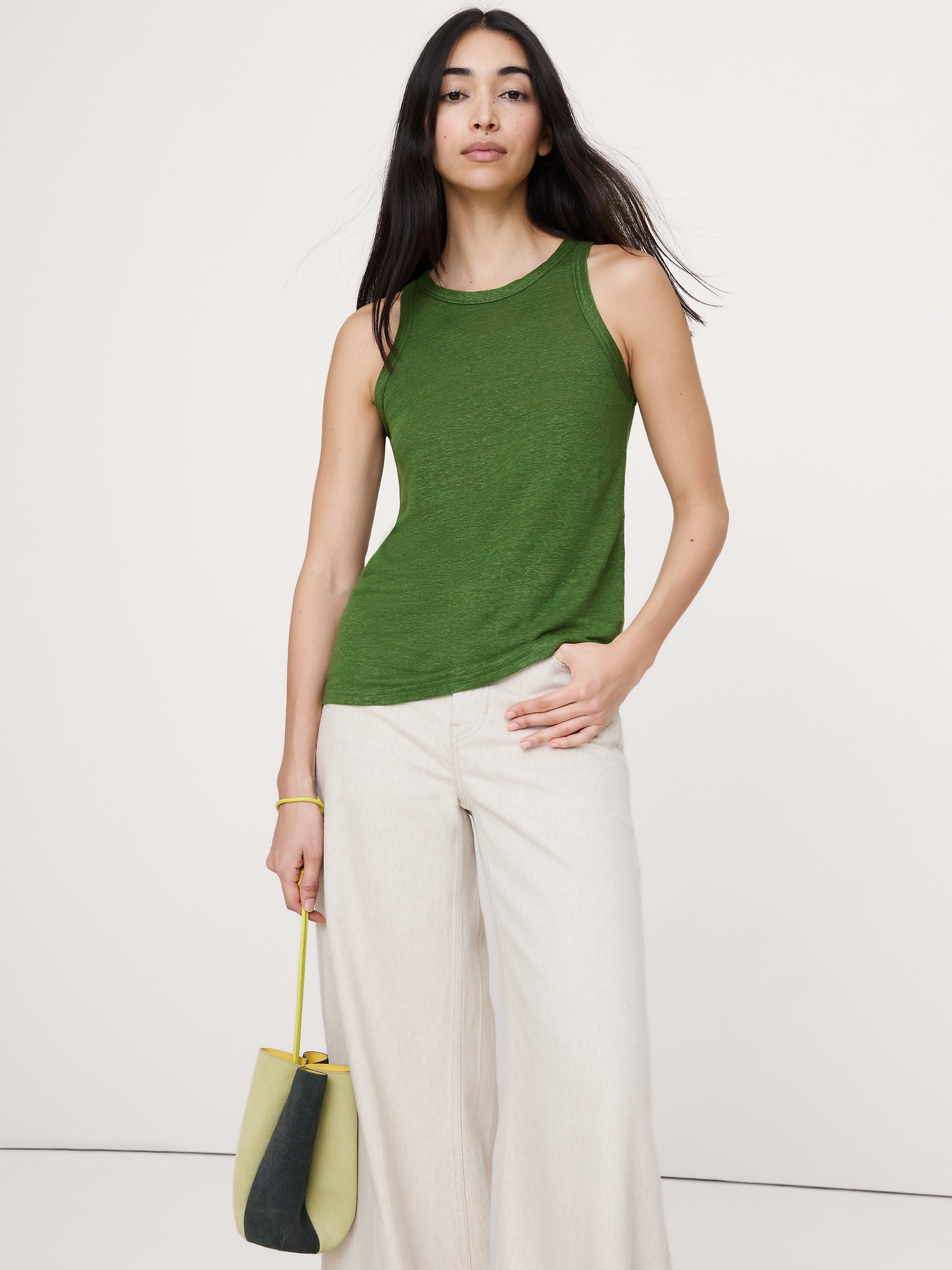 CAMISOLE À DÉCOUPE EN LIN