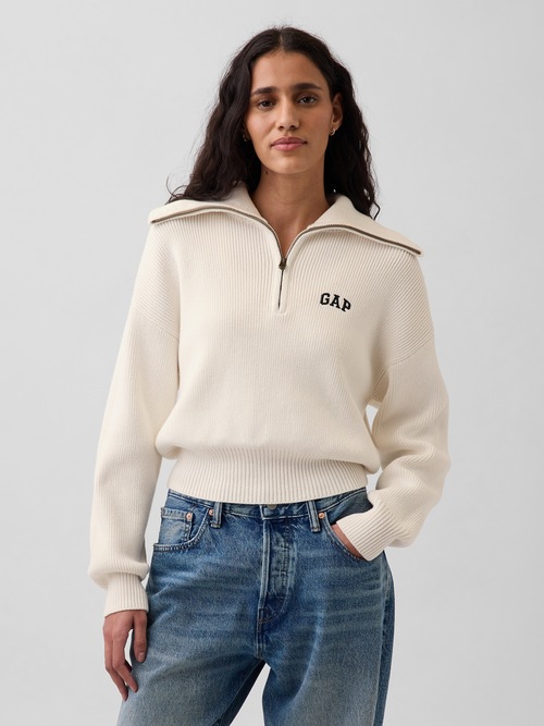 リラックスフィット GAPロゴ ハーフジップ プルオーバー クロップドセーター