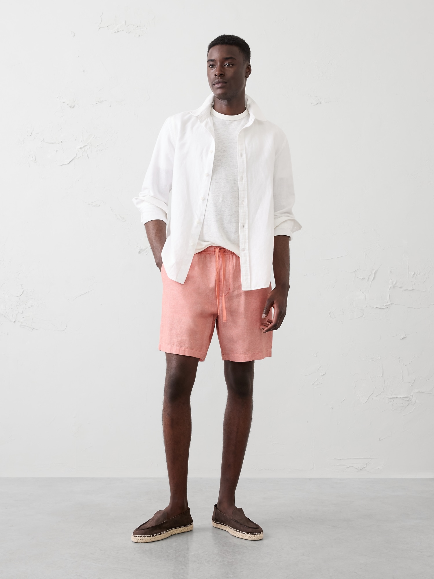 Standard-Fit 7" Linen-Blend Deck Short