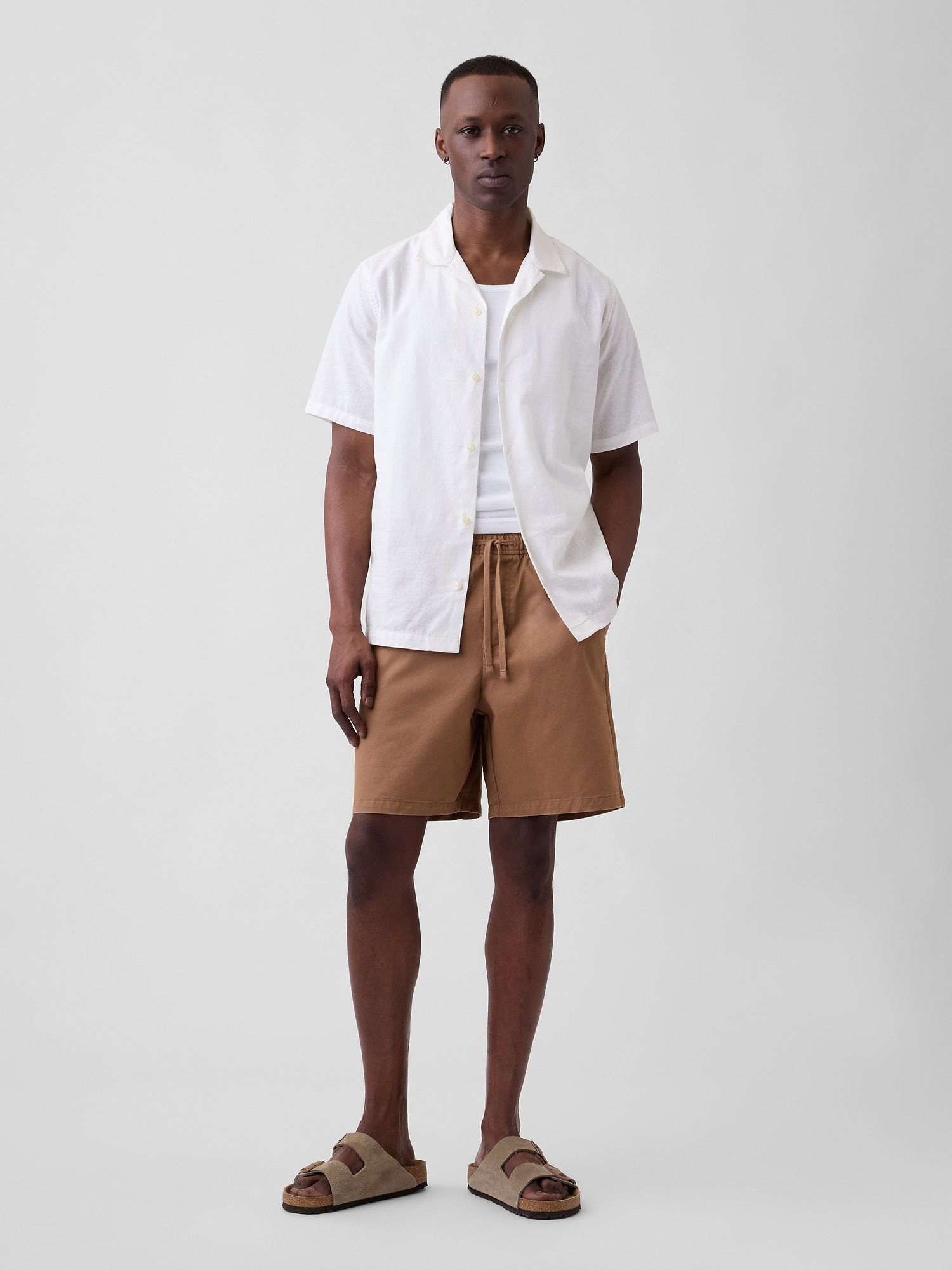 7" Essential Pull-On Khaki Shorts
