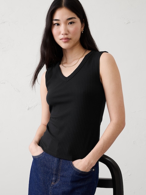 Ribbed V-Neck T-Shirt