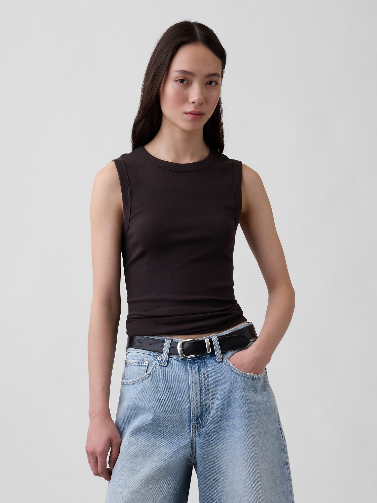 CAMISOLE MODERNE RAS DU COU