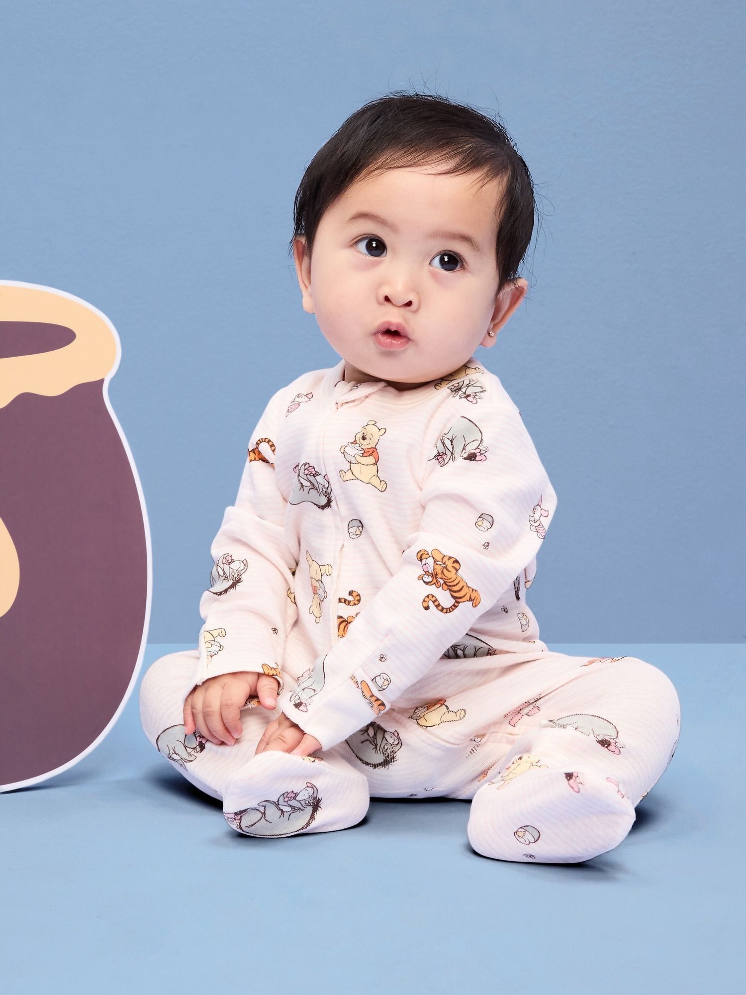 Old Navy x Disney Winnie the Pooh 2-Way-Zip Sleep & Play Footed One-Piece for Baby