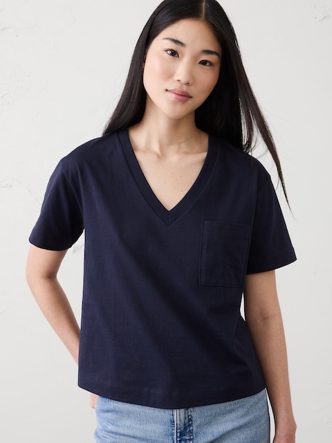 T-SHIRT EN COTON DE QUALITÉ SUPÉRIEURE À POCHE ET COL EN V