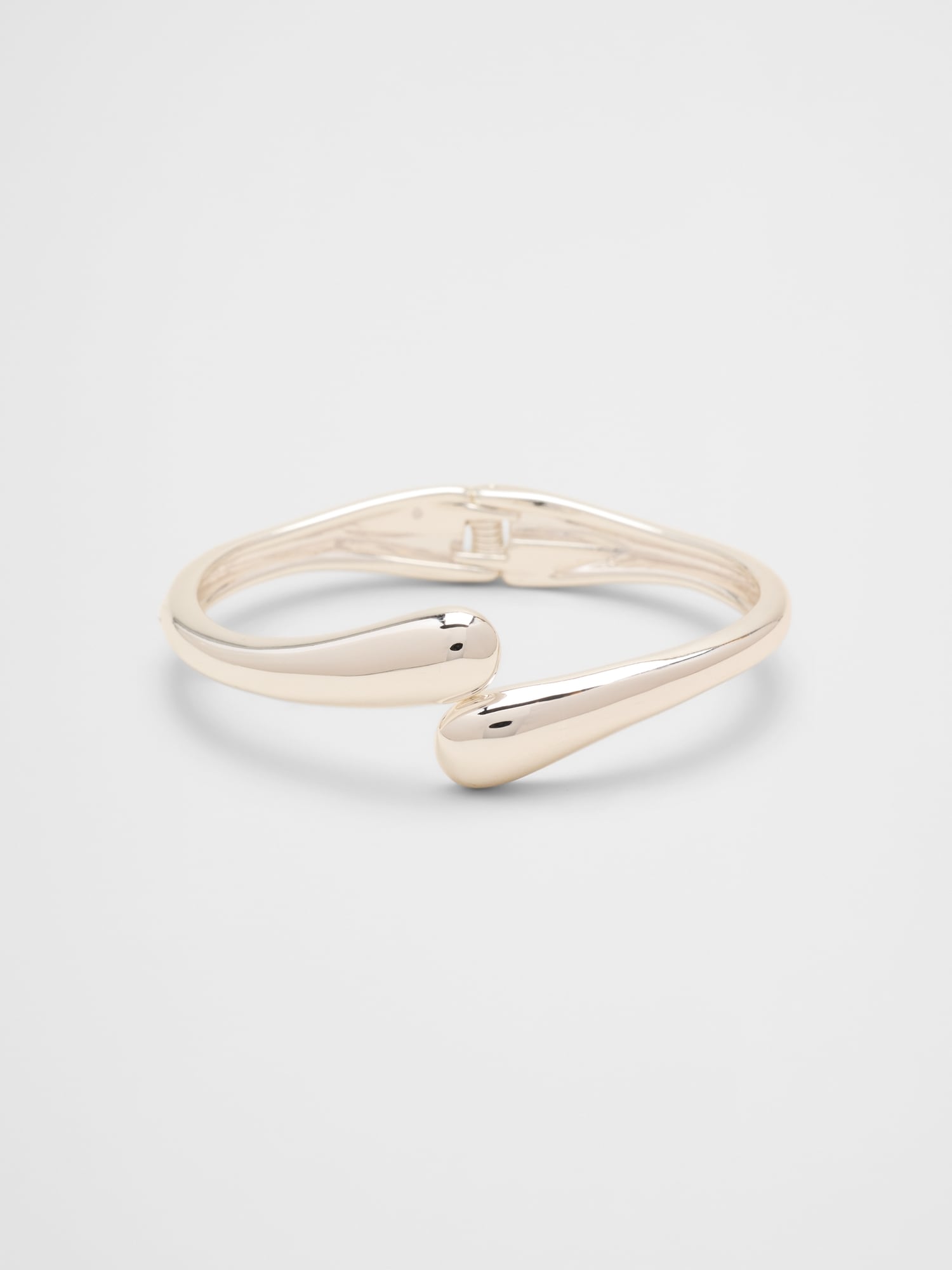 Modern Curved Cuff