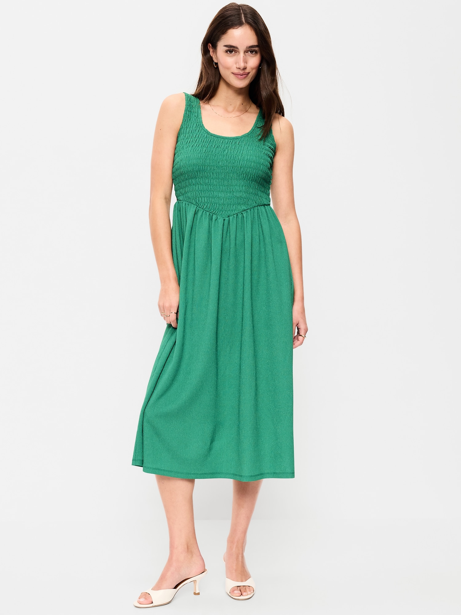 ROBE MI-LONGUE AJUSTÉE ET ÉVASÉE LÉGÈRE AVEC SMOCKS SUR LE BUSTE