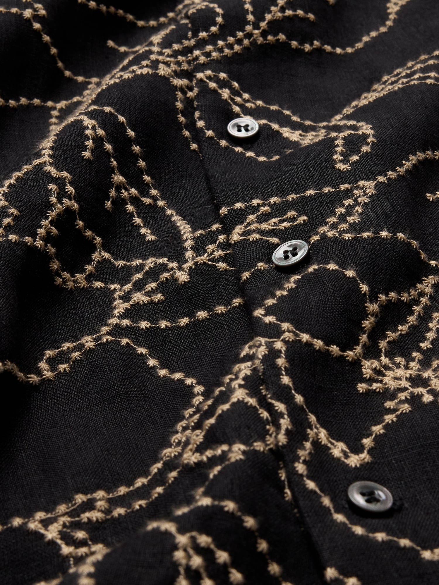 Standard-Fit Embroidered Linen Resort Shirt