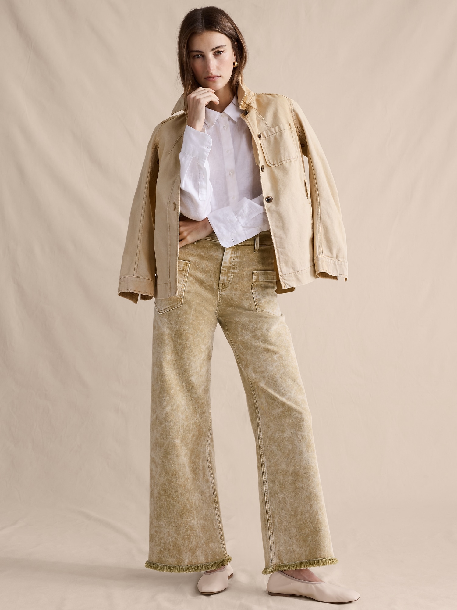 JEAN À TAILLE HAUTE, JAMBE LARGE ET OURLET BRUT