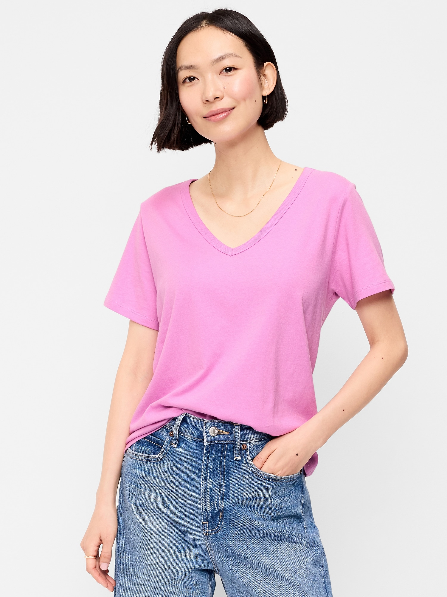 T-SHIRT PASSE-PARTOUT À ENCOLURE EN V