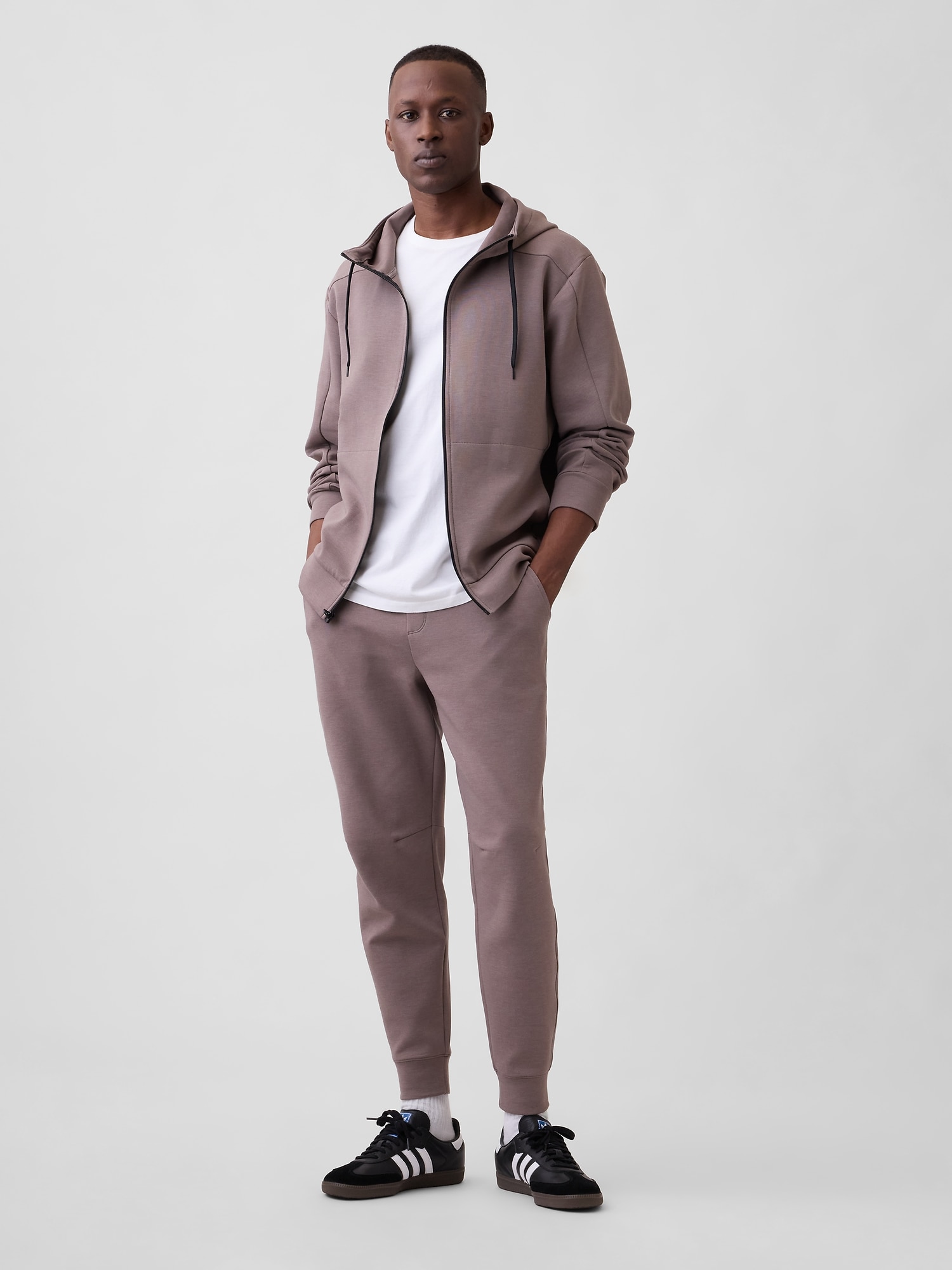 GapFit Performance Joggers