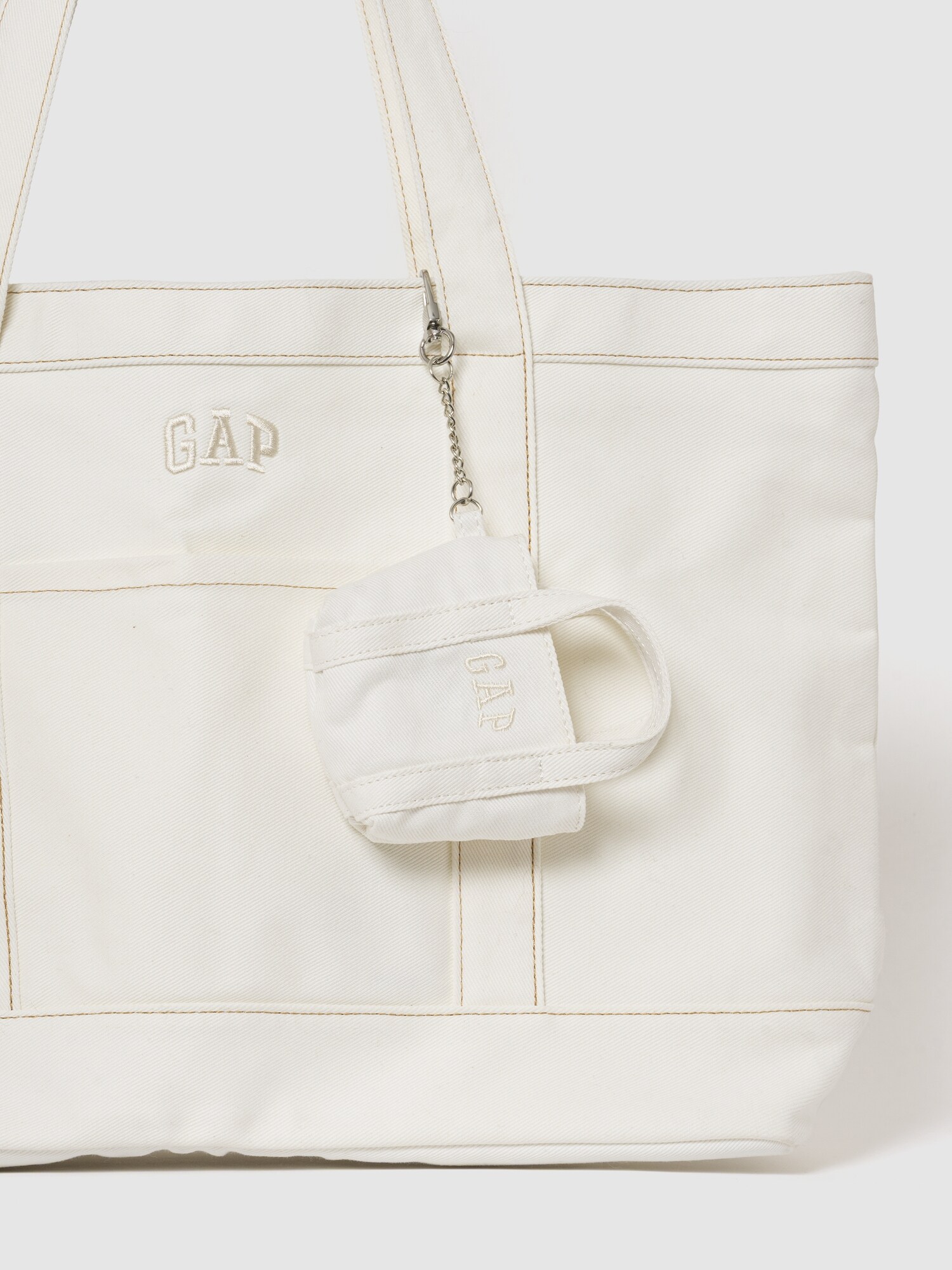 GAPロゴ トート キーホルダー・バッグチャーム-3