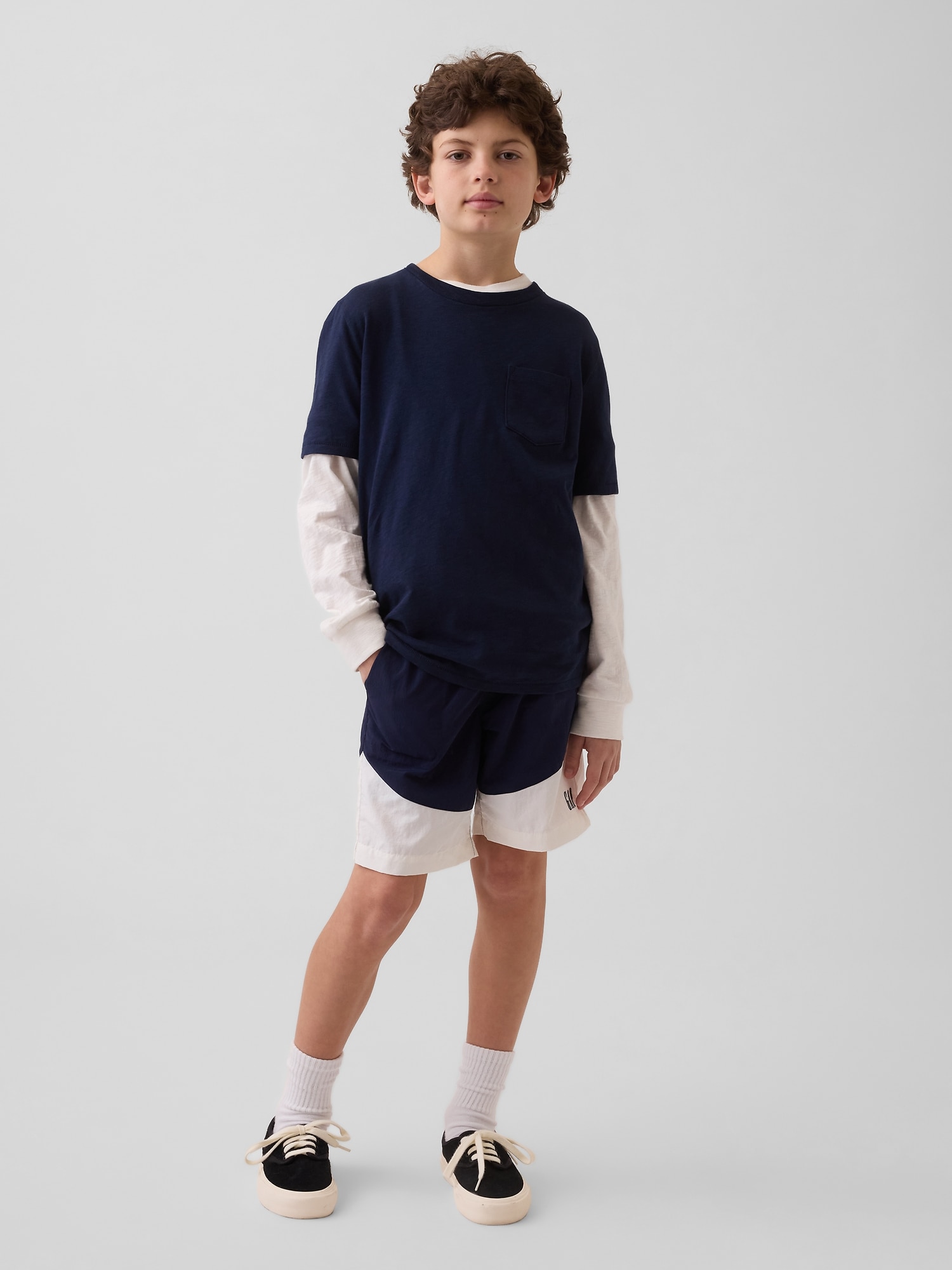 リサイクル100％ リラックスフィット ナイロン カラーブロック プルオンショートパンツ (キッズ)-0