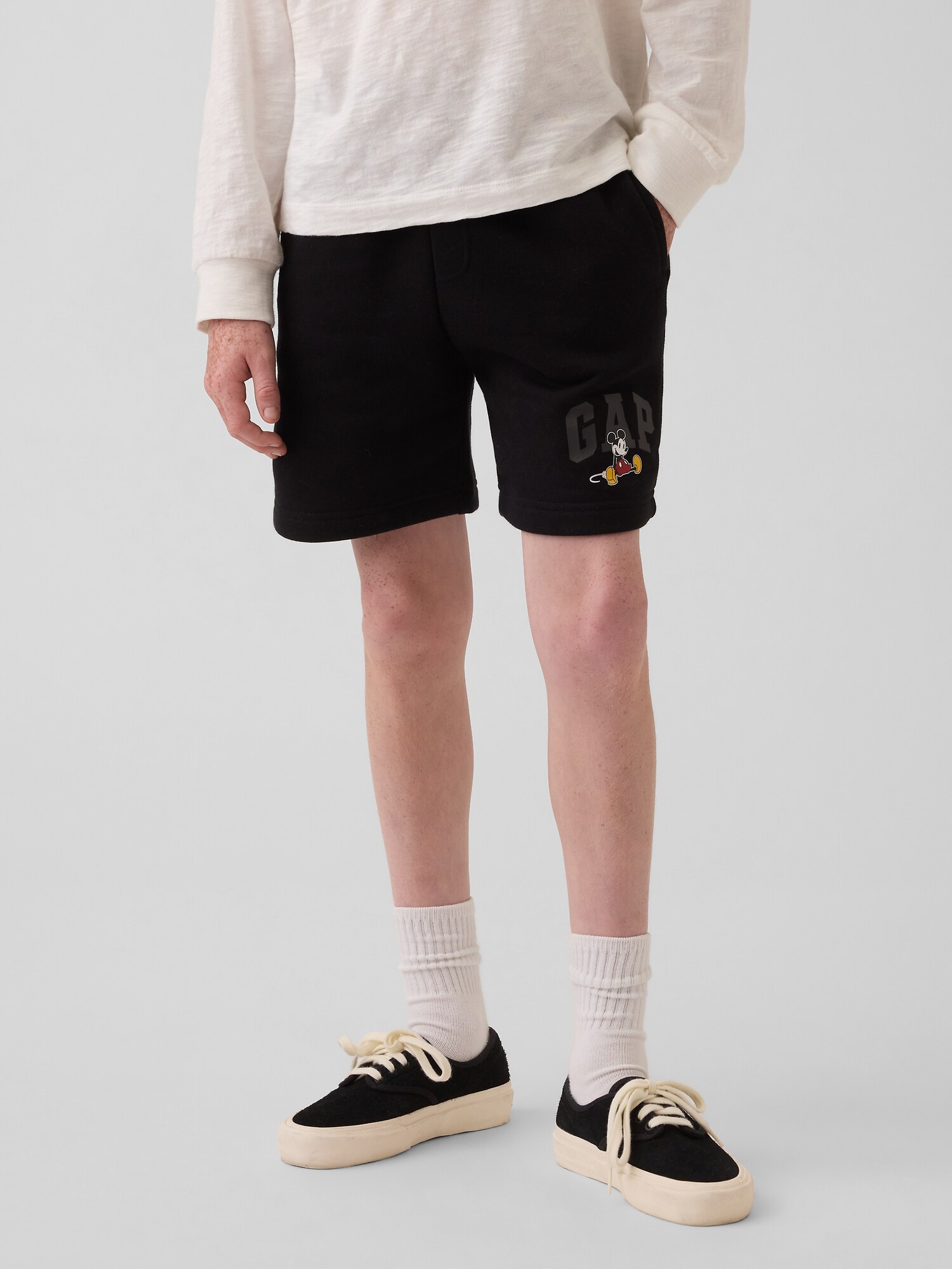 GapKids &times; ディズニー ミッキーマウス リラックスフィット GAPロゴ プルオンショートパンツ-2