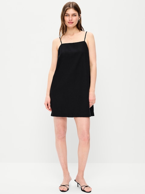 ROBE DROITE COURTE À BRETELLES