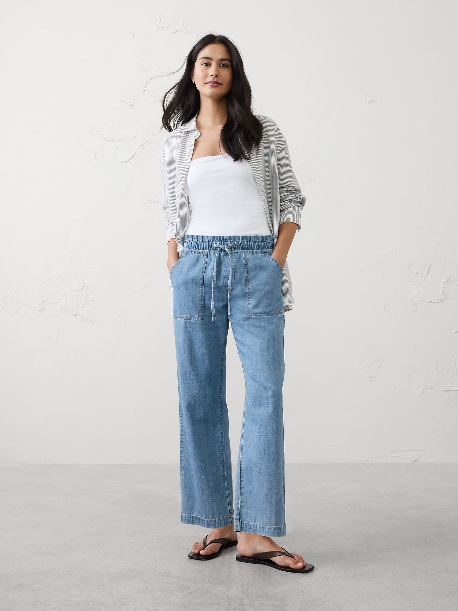 Straight-Leg Mid-Rise Relaxed Summerweight Pull-On Jean
