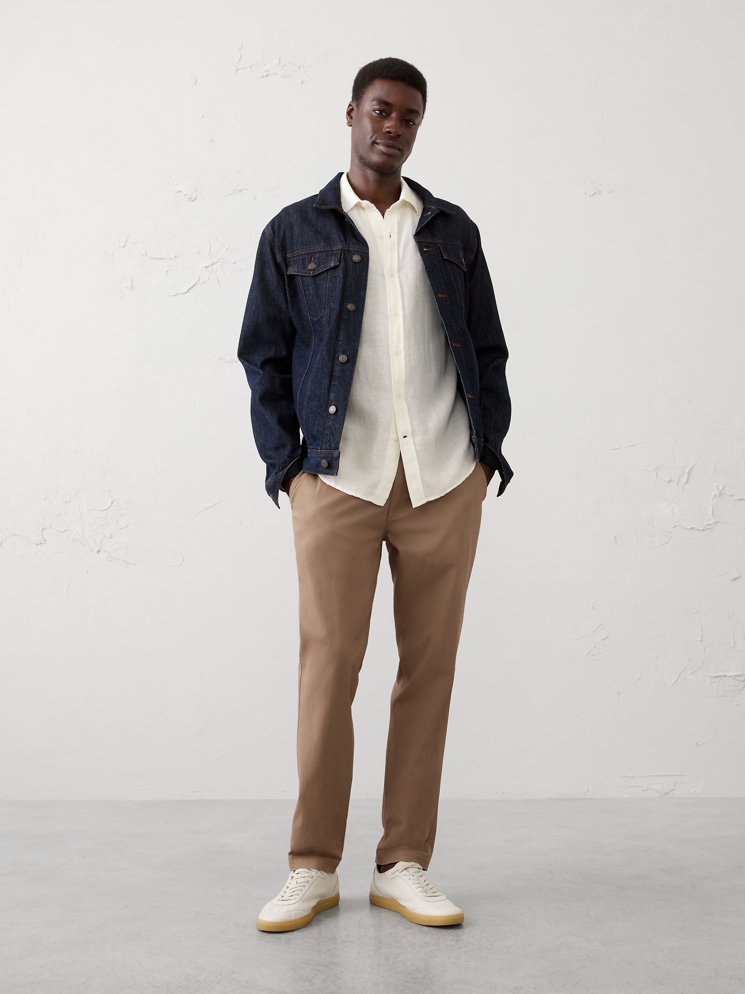 Athletic-Fit Summerweight Chino