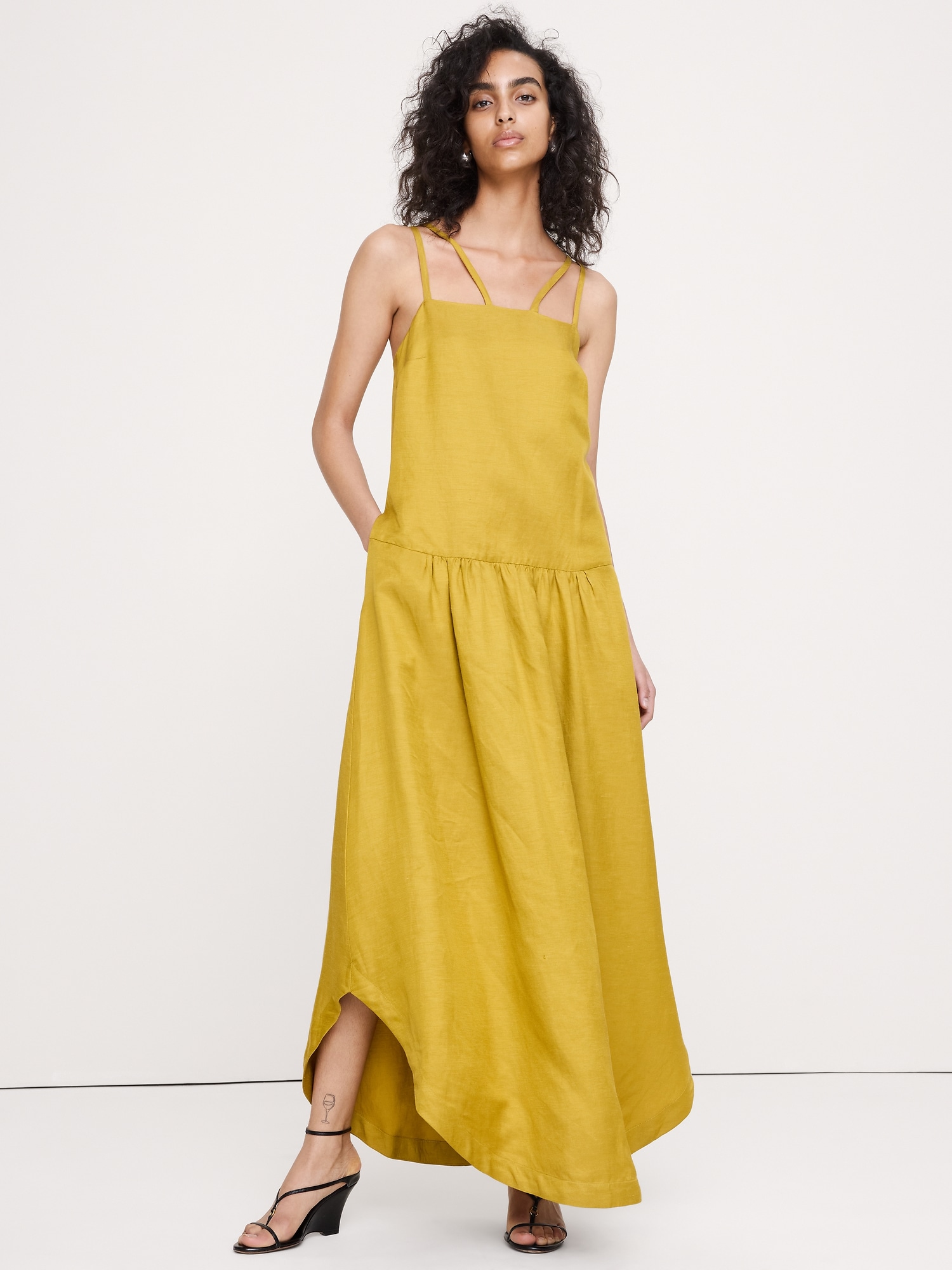 ROBE LONGUE EN LIN ET VISCOSE À TAILLE BASSE