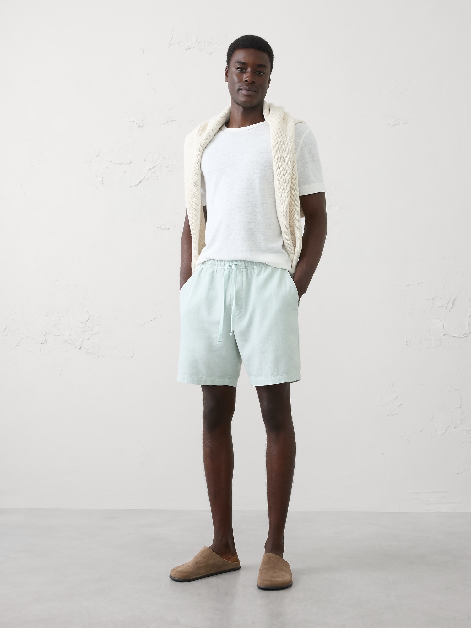 Standard-Fit 7" Linen-Blend Deck Short