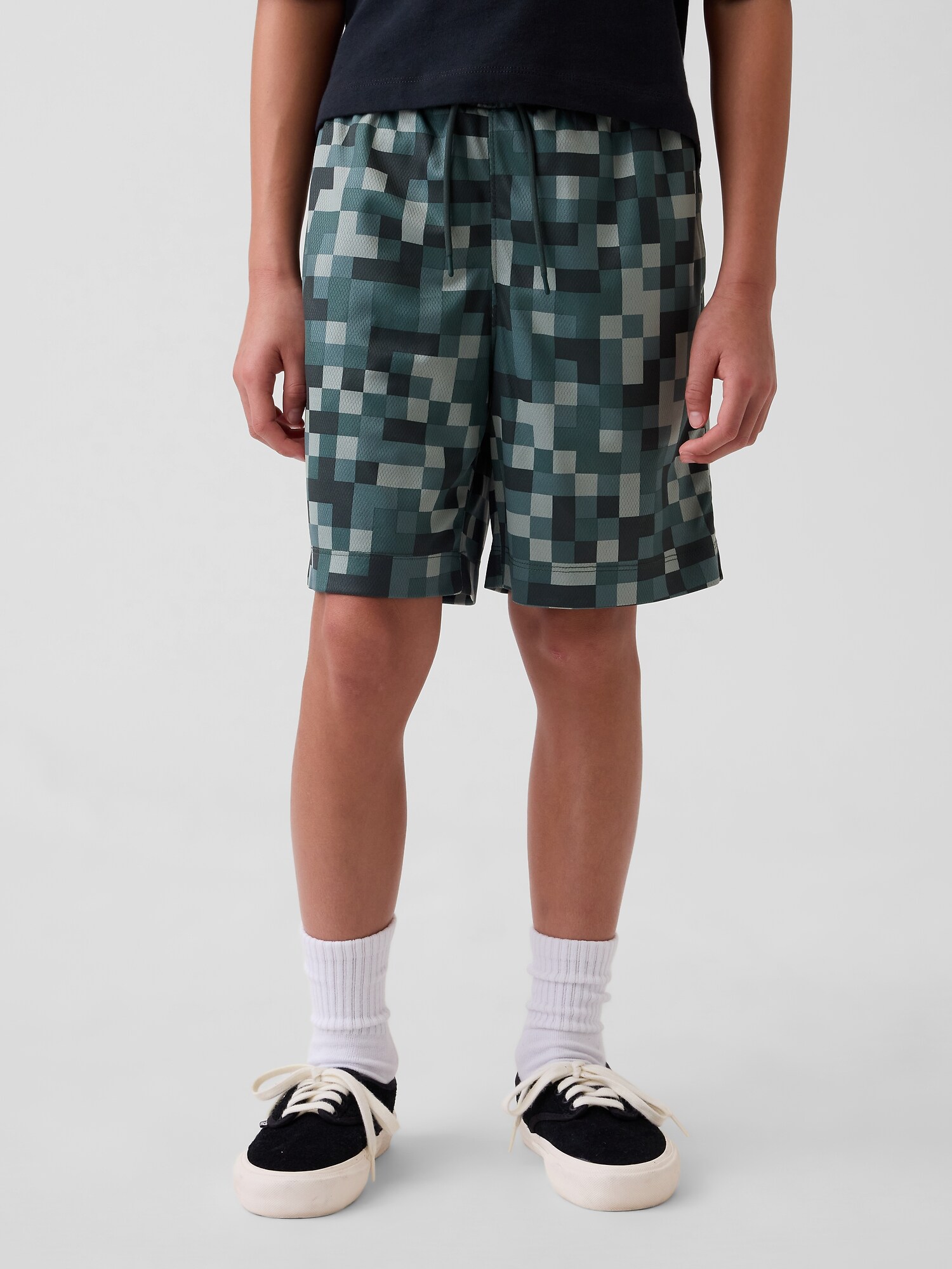 GapFit 6インチ リサイクル メッシュ イージーショートパンツ (キッズ)-2