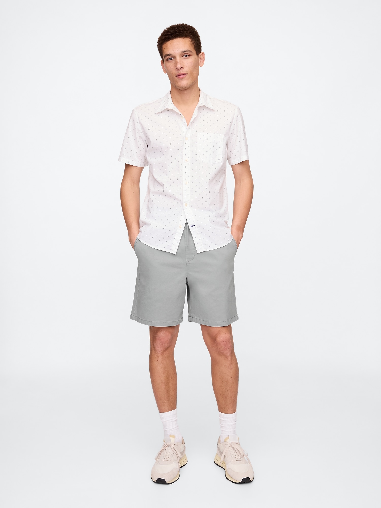 7" essential pull-on khaki shorts