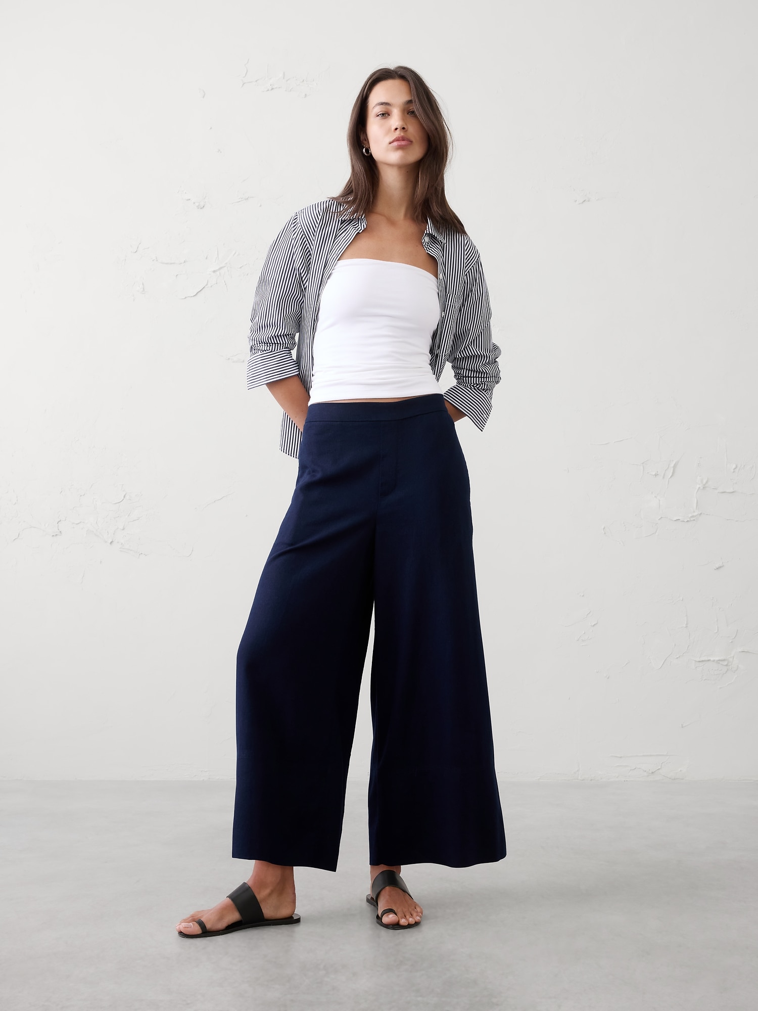 Wide-Leg High-Rise Linen-Blend Pull-On Cropped Pant