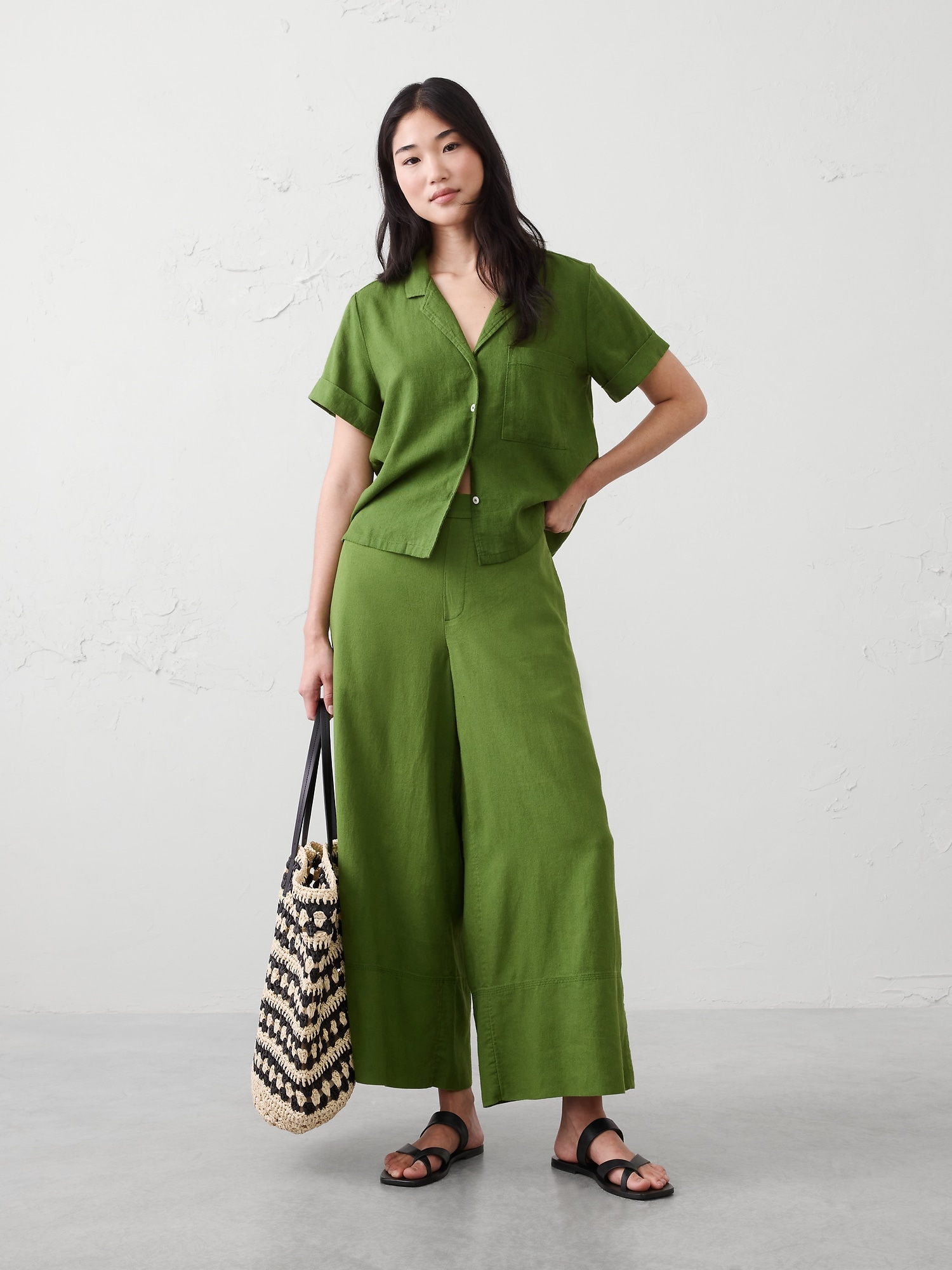 Wide-Leg High-Rise Linen-Blend Pull-On Cropped Pant