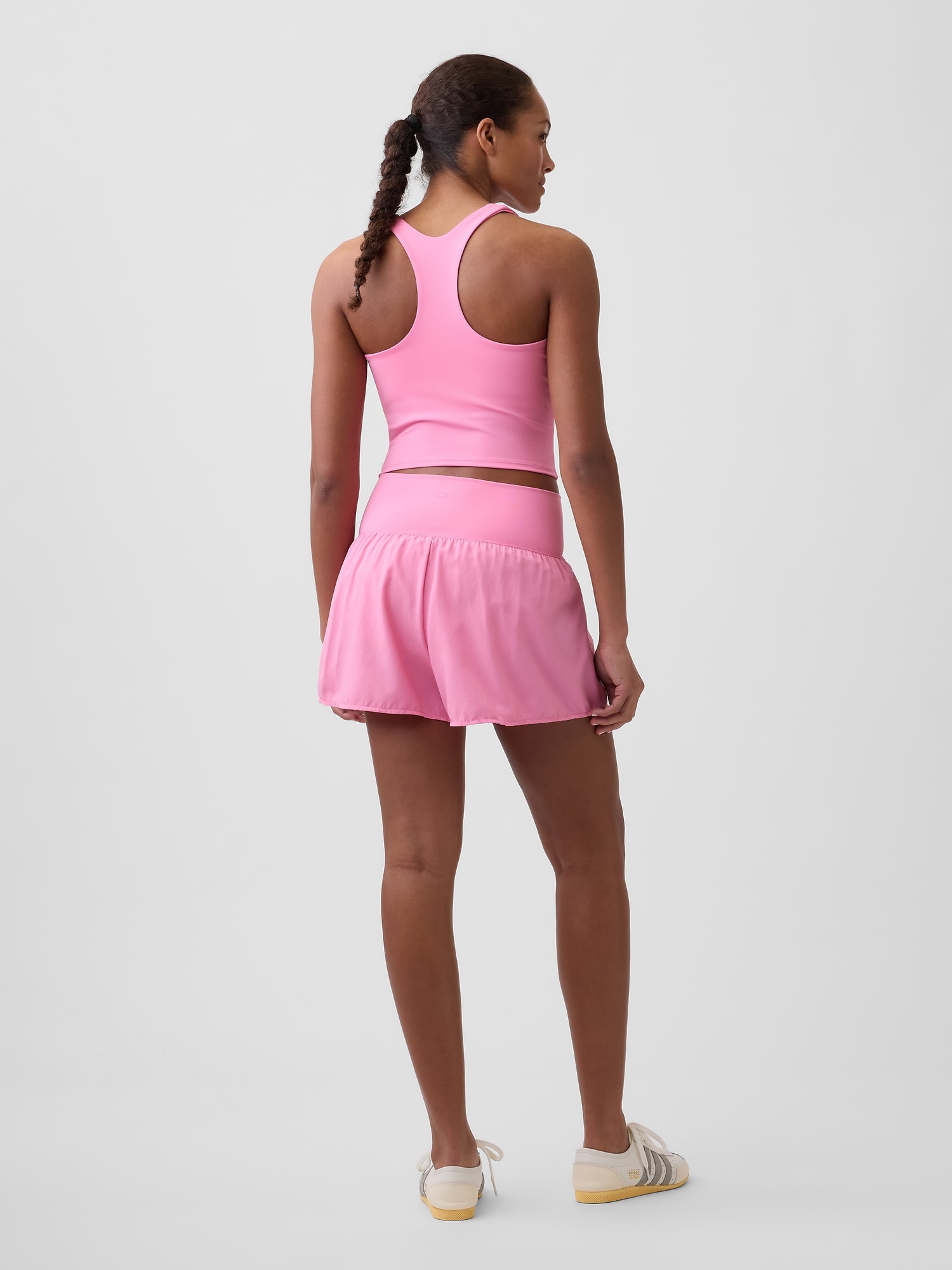 GapFit スタジオ リサイクル 3インチ ランアラウンド ショートパンツ-1