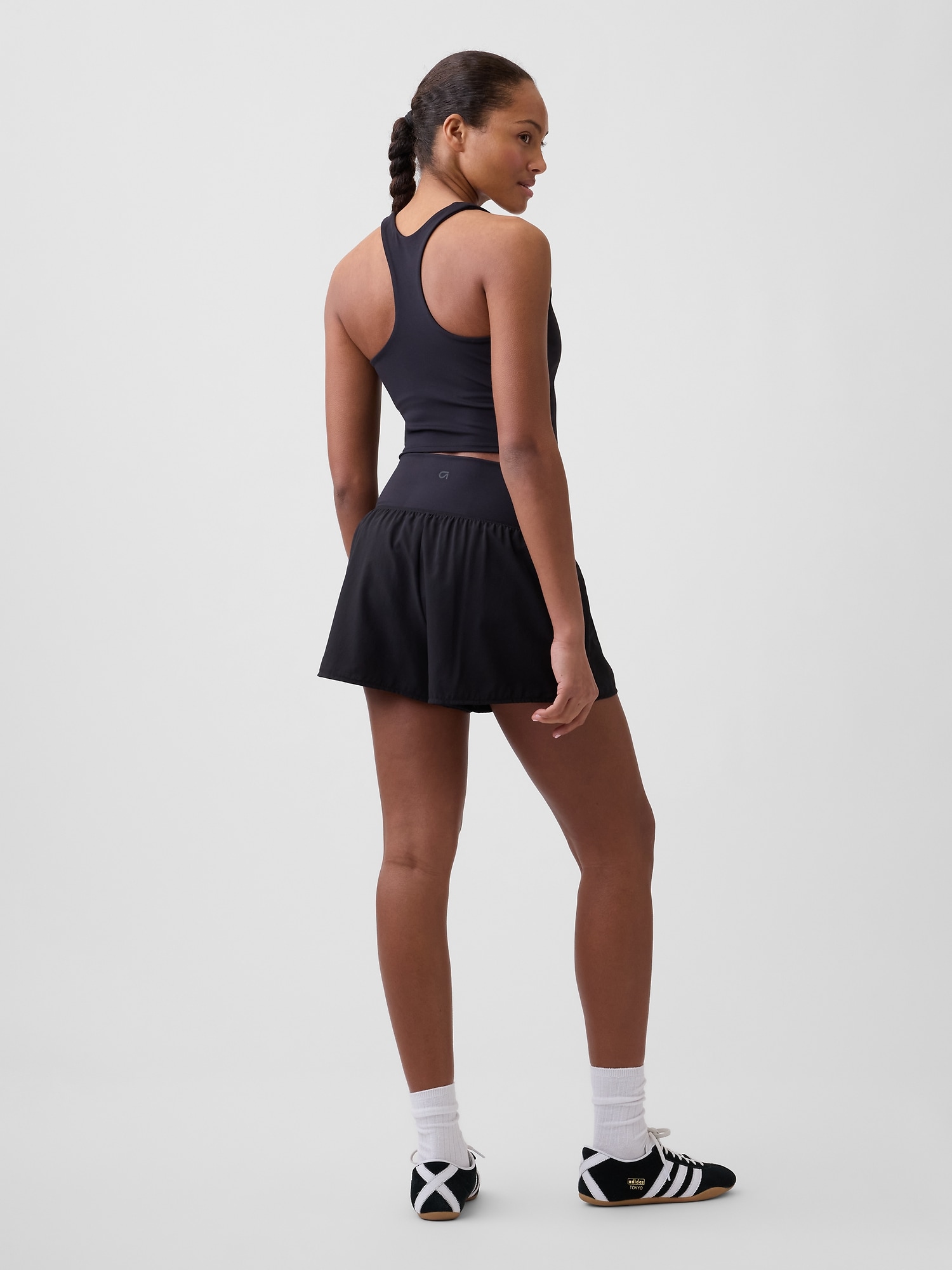 GapFit スタジオ リサイクル 3インチ ランアラウンド ショートパンツ-1