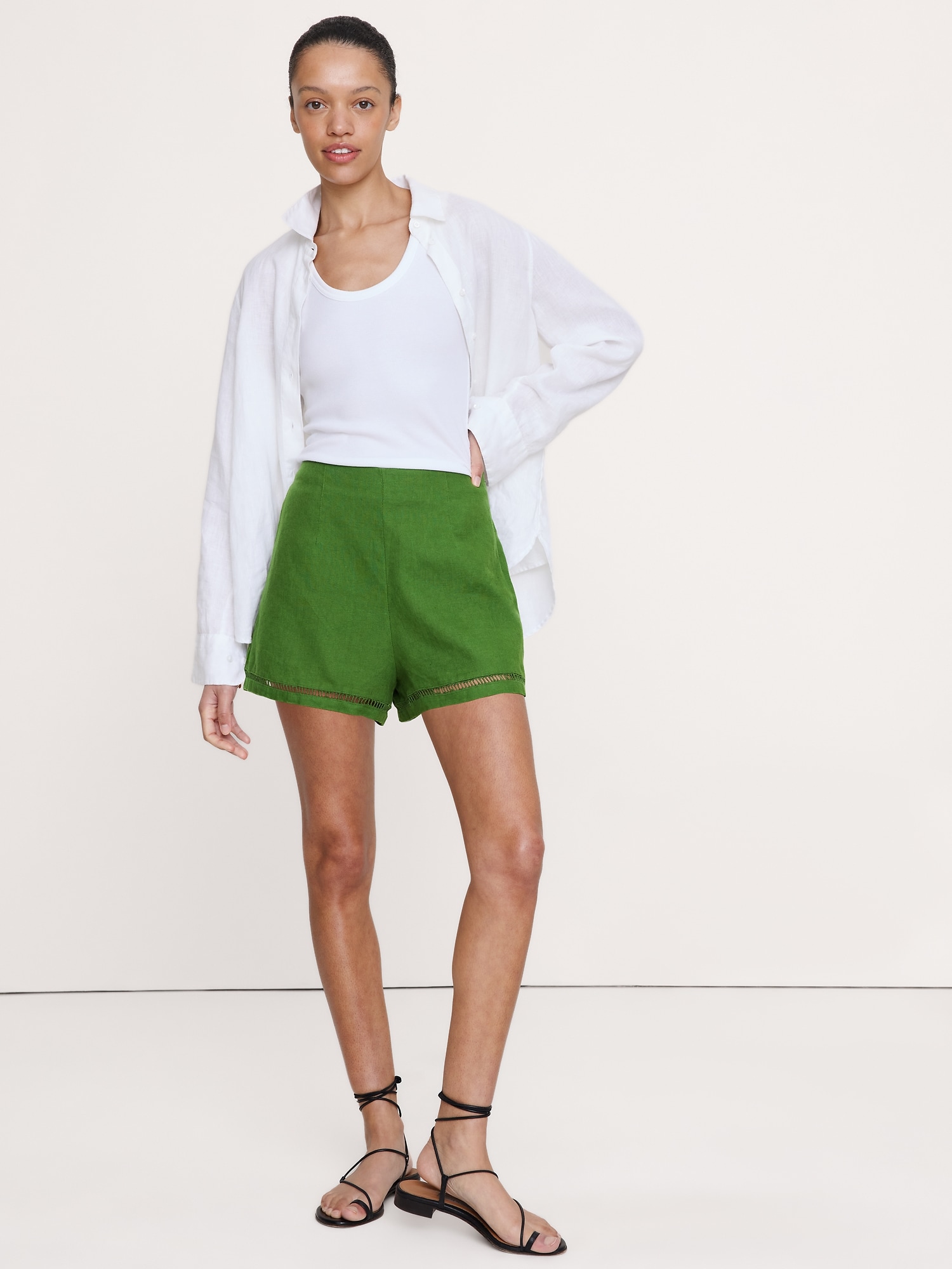 SHORT EN LIN À TAILLE HAUTE, 7,5 CM