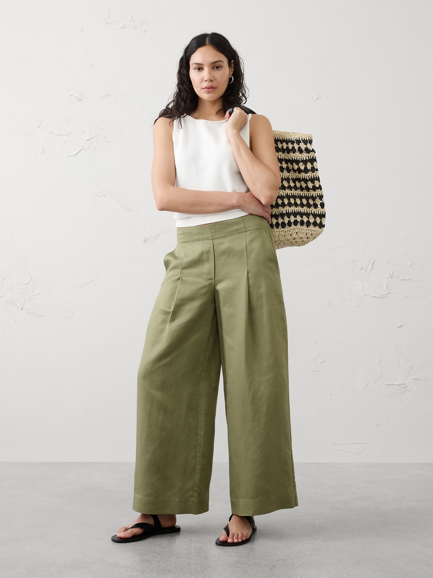 PANTALON CARGO PLISSÉ À JAMBE LARGE ET À TAILLE MI-BASSE EXTENSIBLE