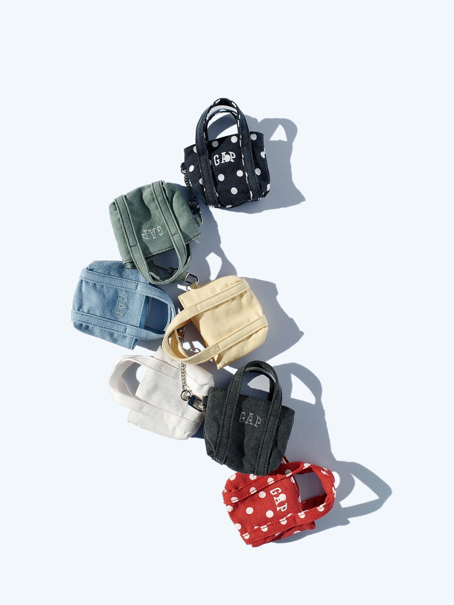 GAPロゴ トート キーホルダー・バッグチャーム-4