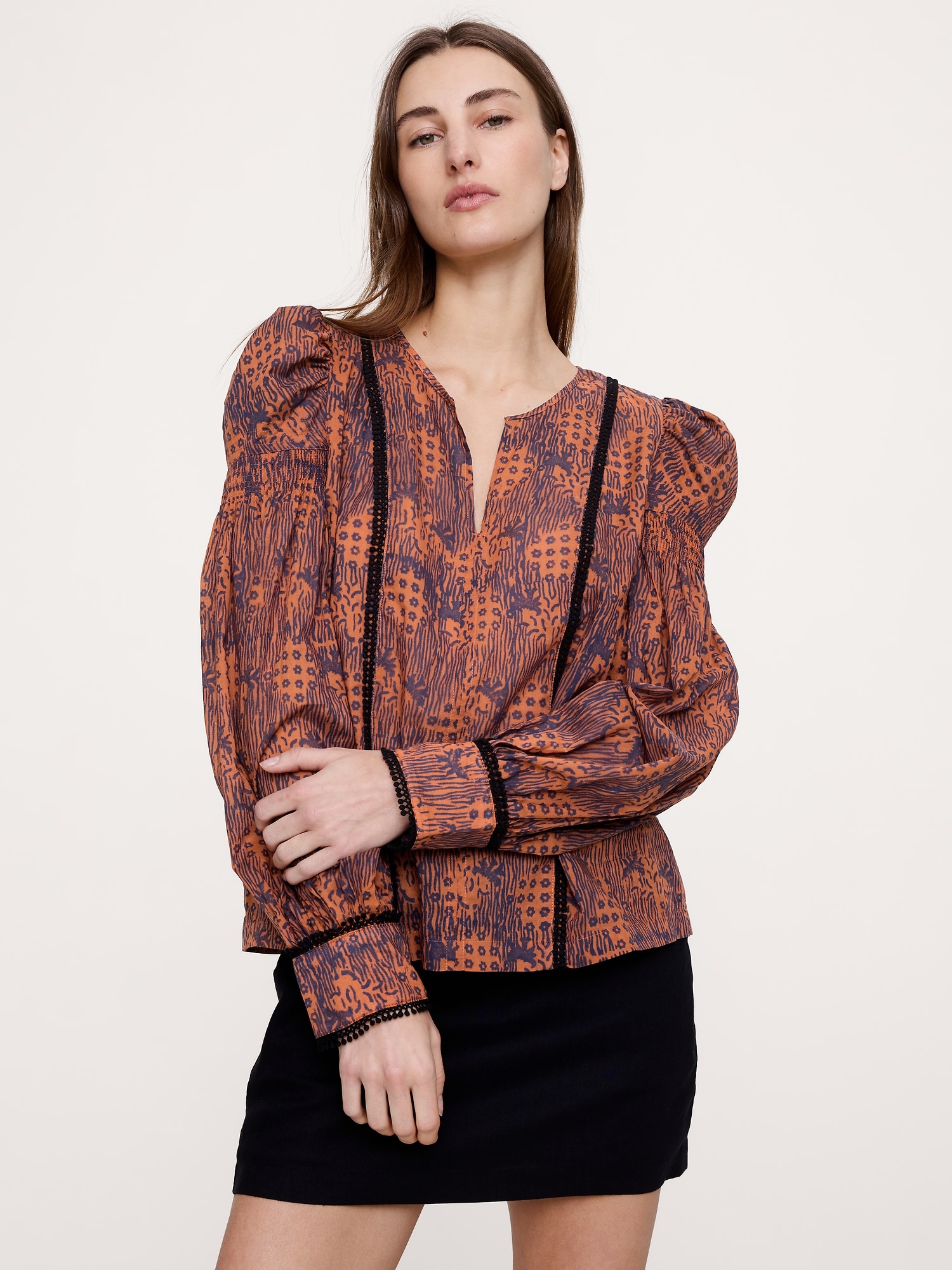 HAUT EN COTON LÉGER À MANCHES BOUFFANTES