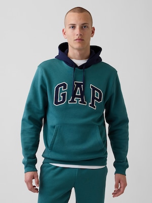 リラックスフィット GAPロゴパーカー