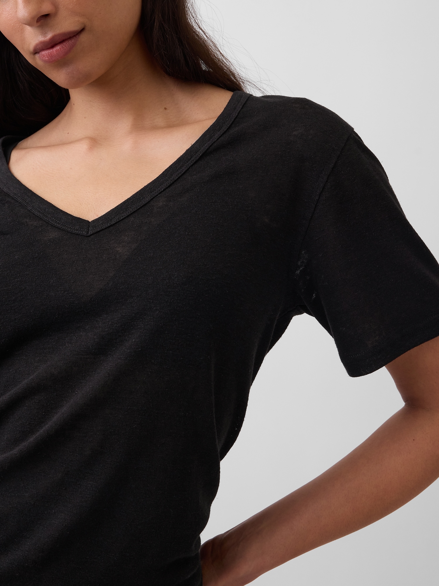 Linen-Blend Relaxed V-Neck T-Shirt