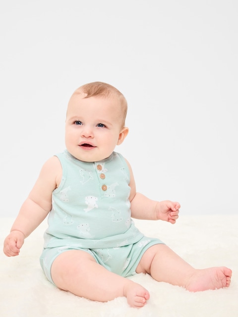 ENSEMBLE CAMISOLE À ENCOLURE HENLEY ET SHORT POUR BÉBÉ