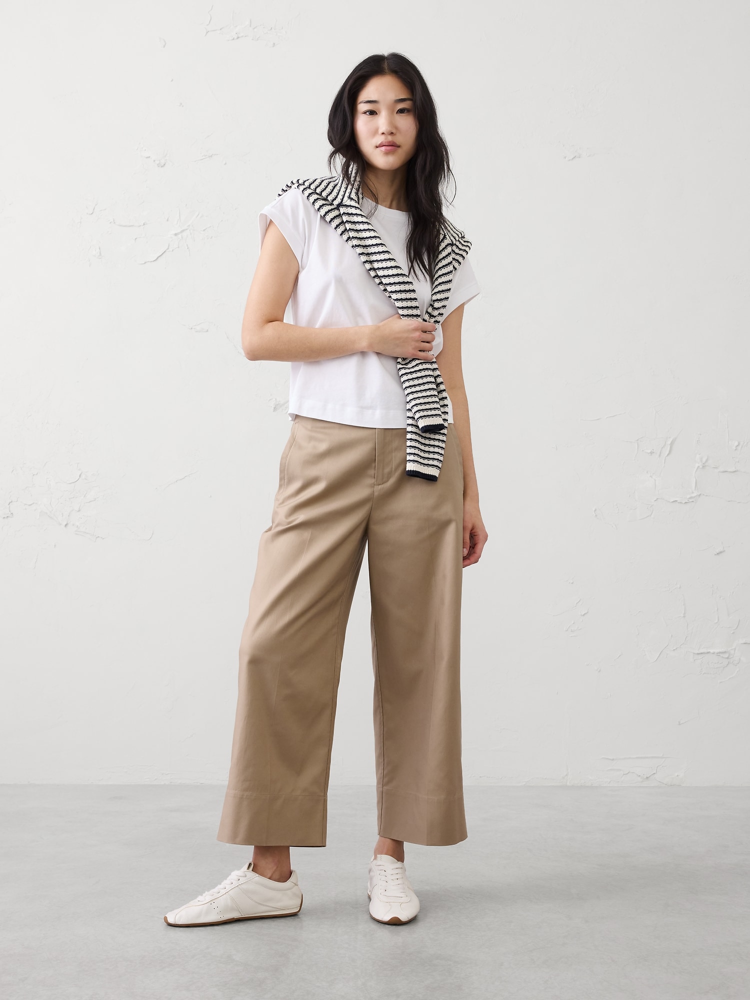Wide-Leg High-Rise Cropped Pant