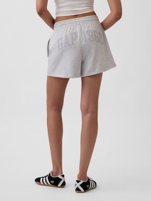 3インチ フレンチテリー リラックスフィットGAPロゴ スウェットショートパンツ