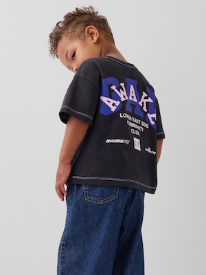 Gap &times; Awake NY リラックスフィット ロゴ Tシャツ (幼児)