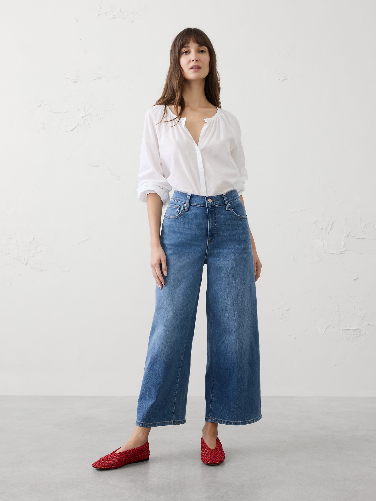 Wide-Leg High-Rise Cropped Jean