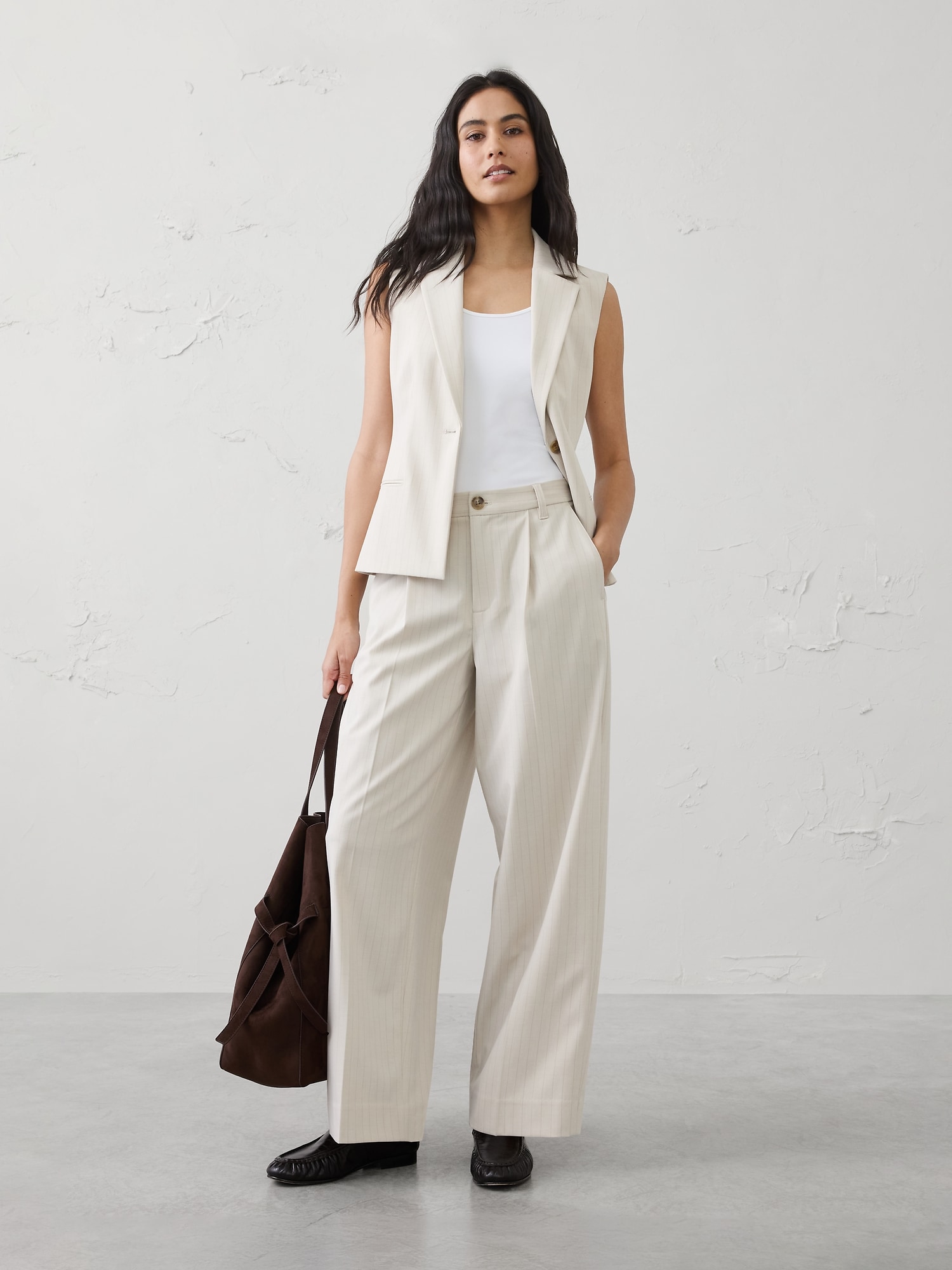 Straight-Leg Mid-Rise Relaxed Trouser