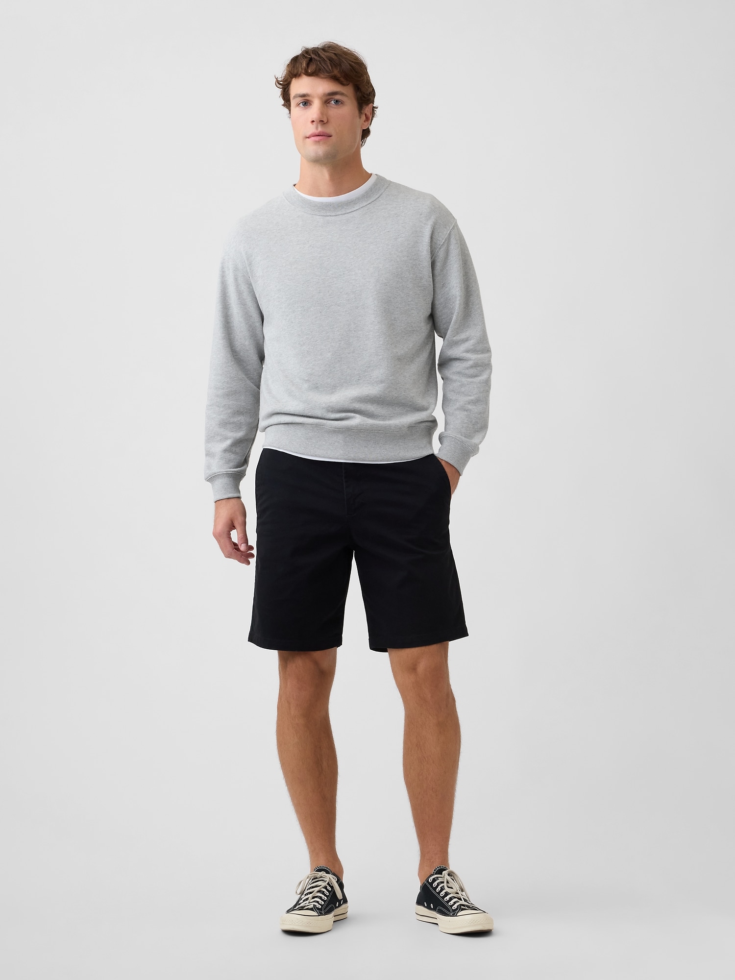 9" essential khaki shorts