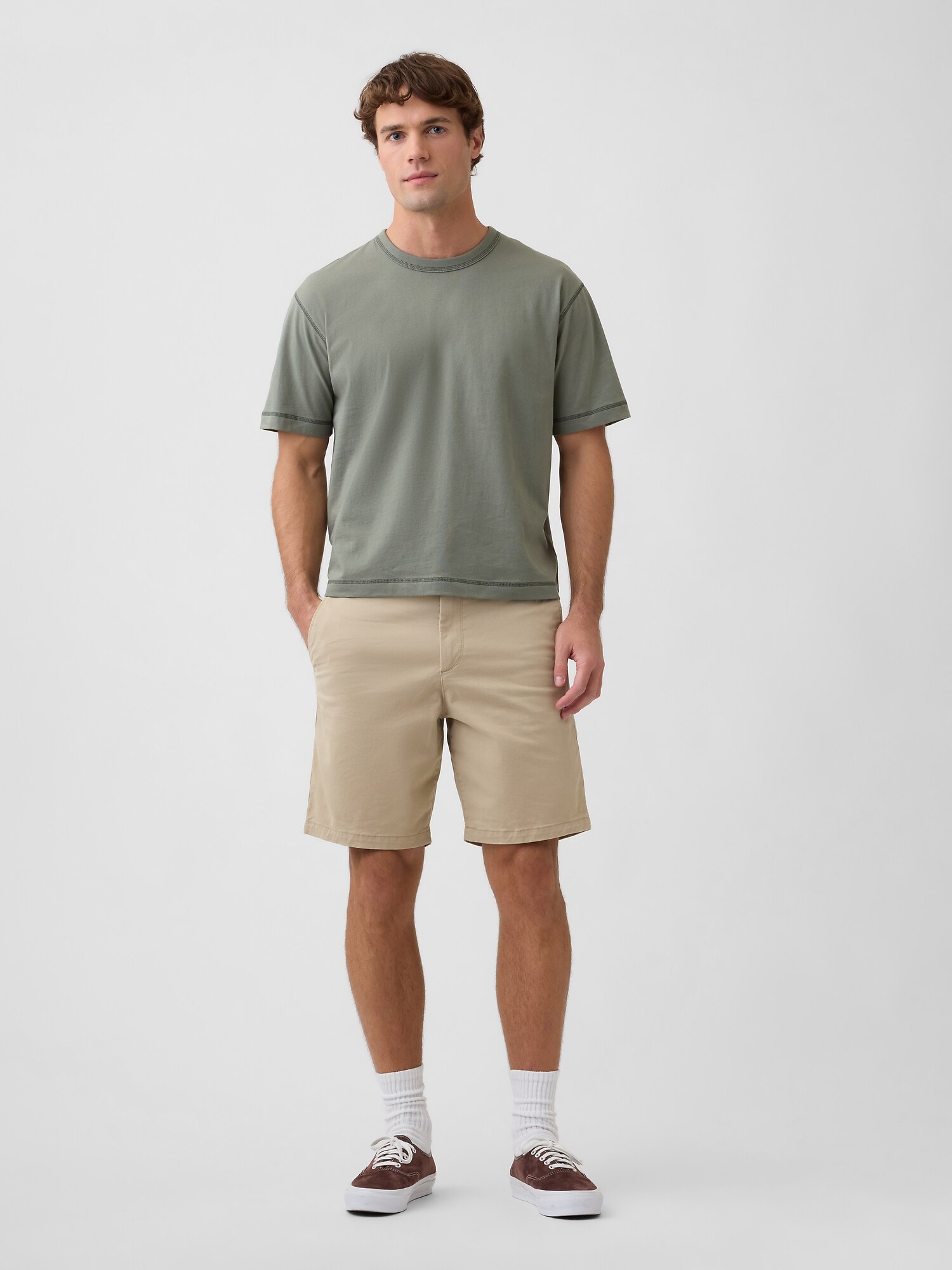 9" essential khaki shorts