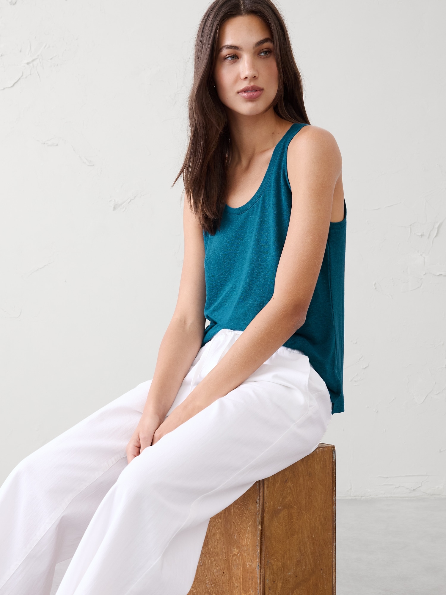 Linen-Blend Scoop-Neck Tank