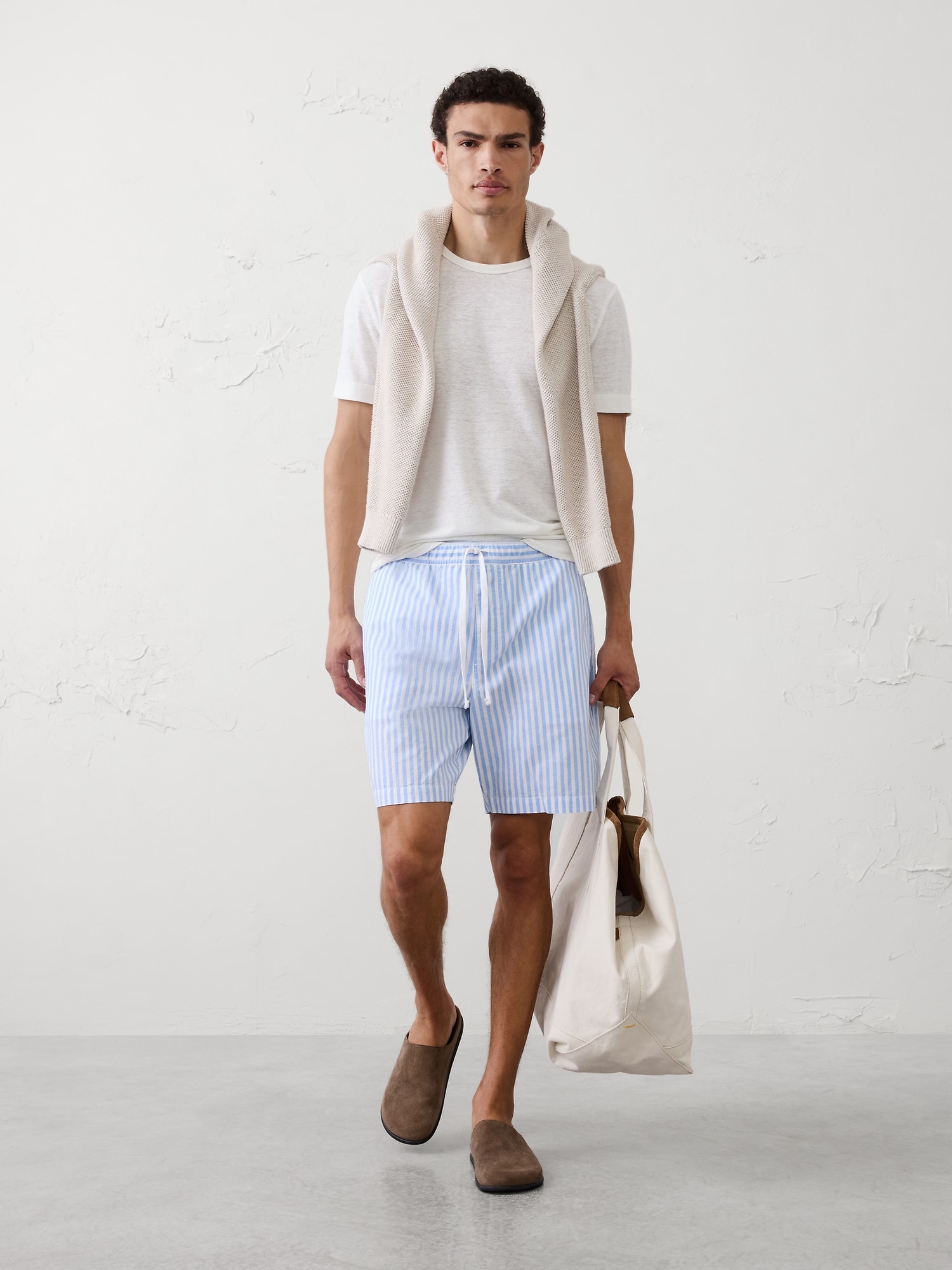 Standard-Fit 7" Linen-Blend Deck Short