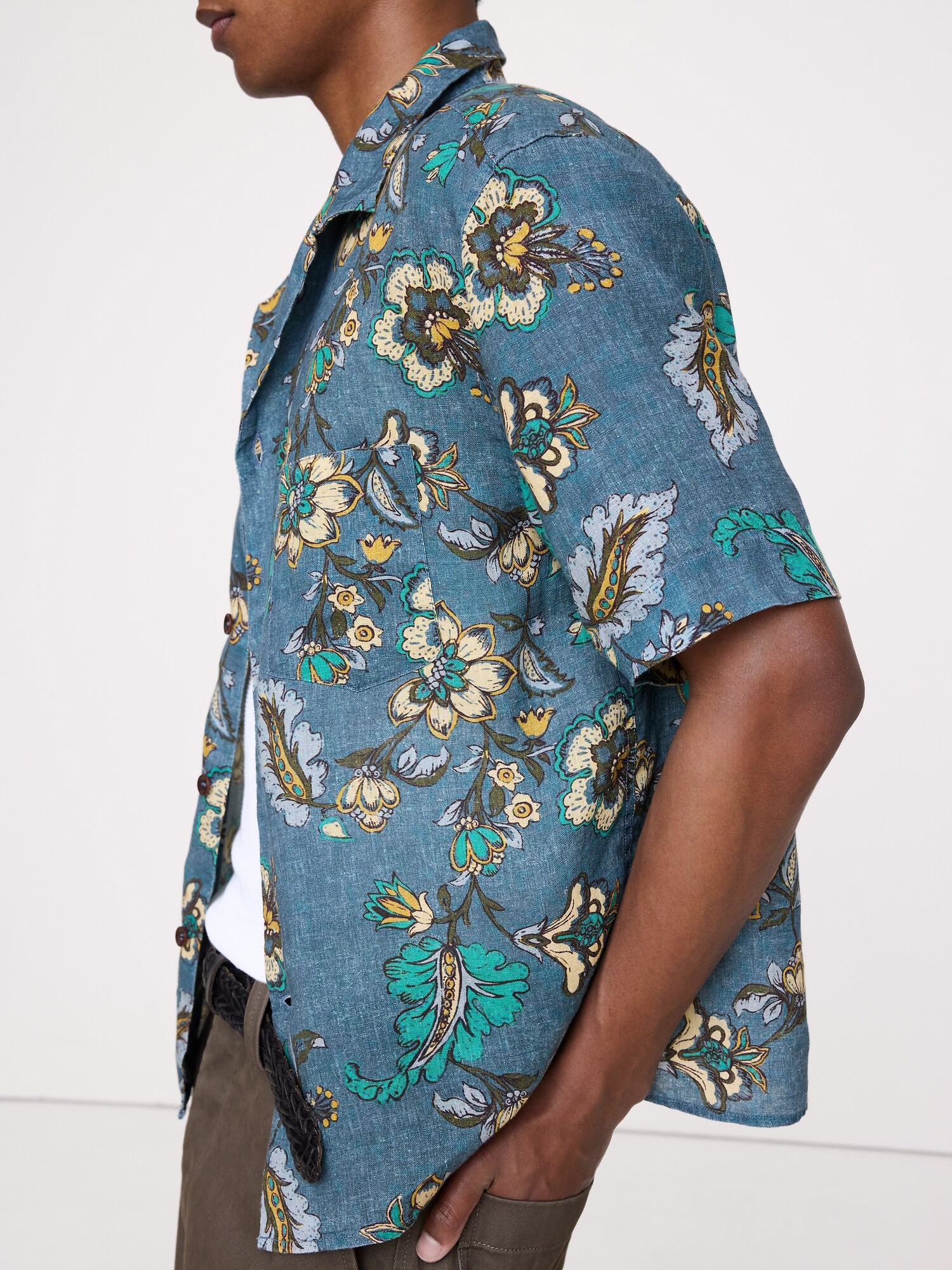 Standard-Fit Linen Resort Shirt
