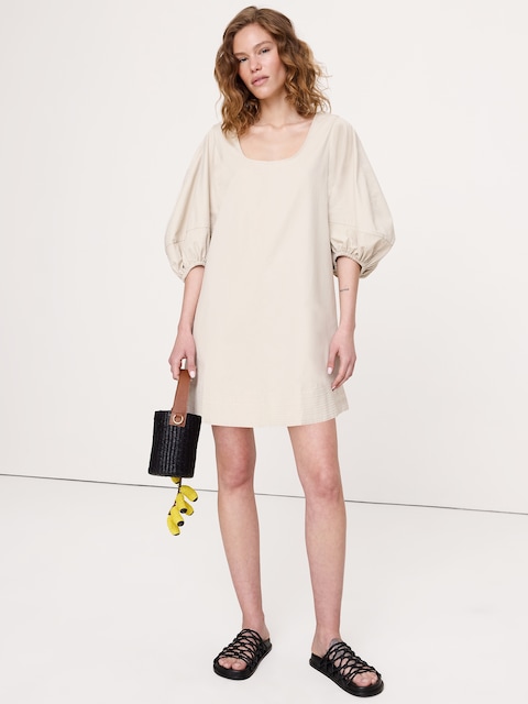 ROBE COURTE À MANCHES ÉVASÉES EN SERGÉ DE COTON