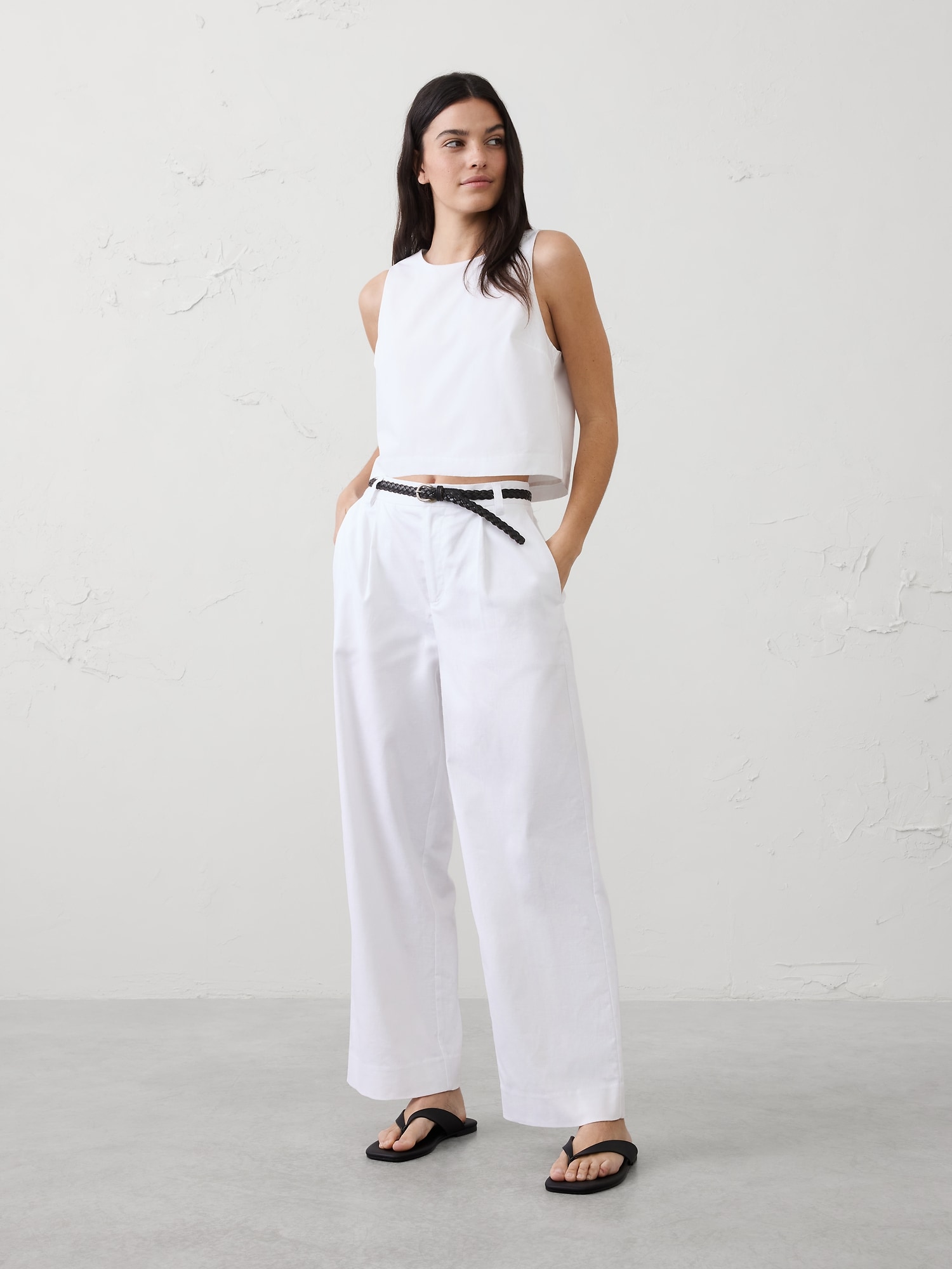 Straight-Leg High-Rise Linen-Blend Pleated Trouser