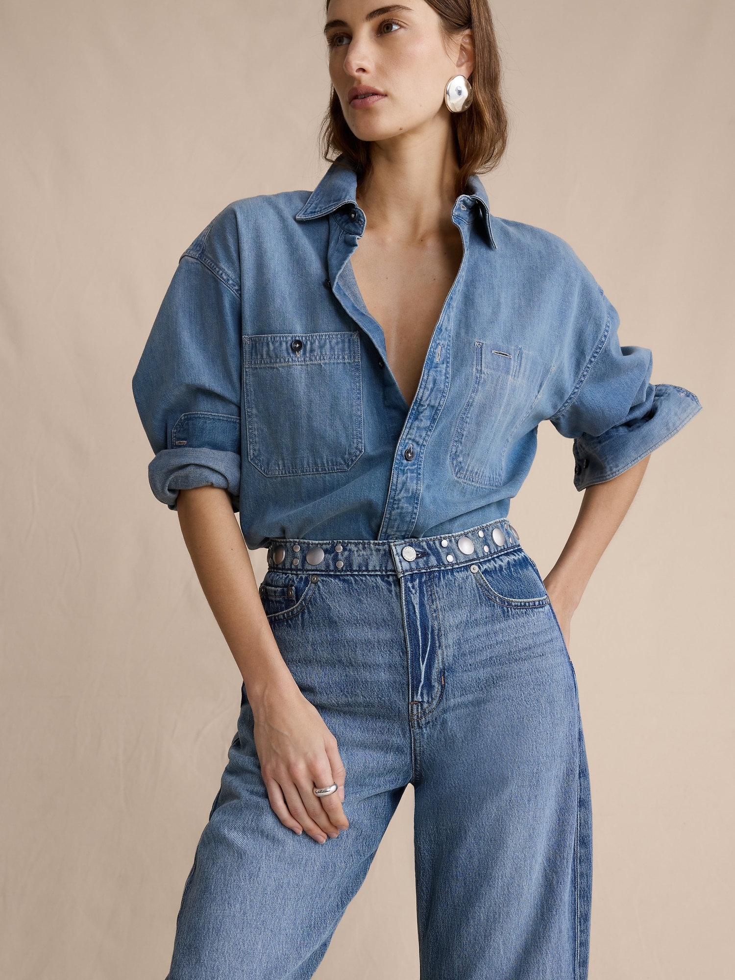 Mid-Rise Barrel Studded Ankle Jean