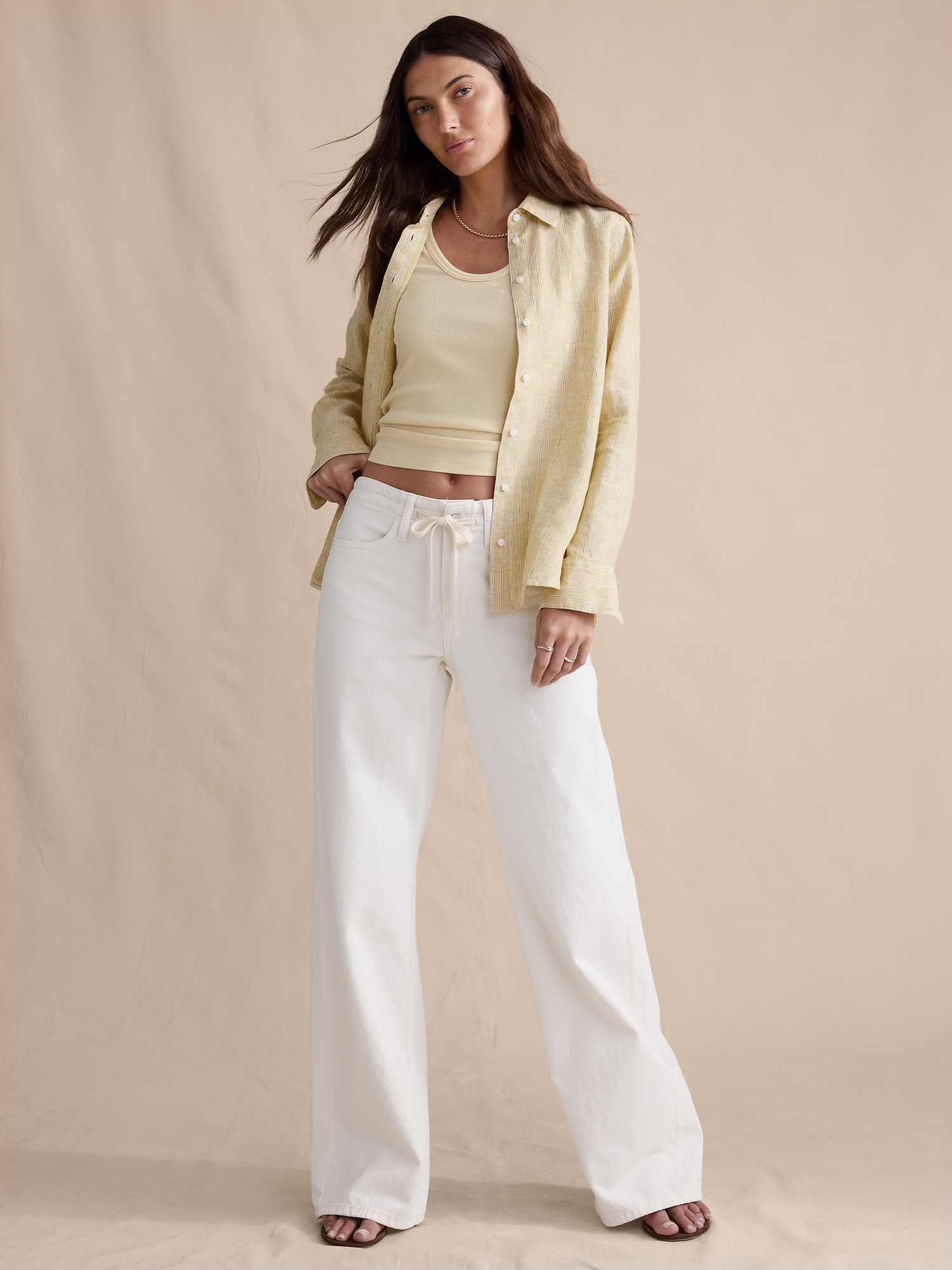 JEAN À JAMBE LARGE ET TAILLE MI-BASSE AVEC CORDON DE SERRAGE