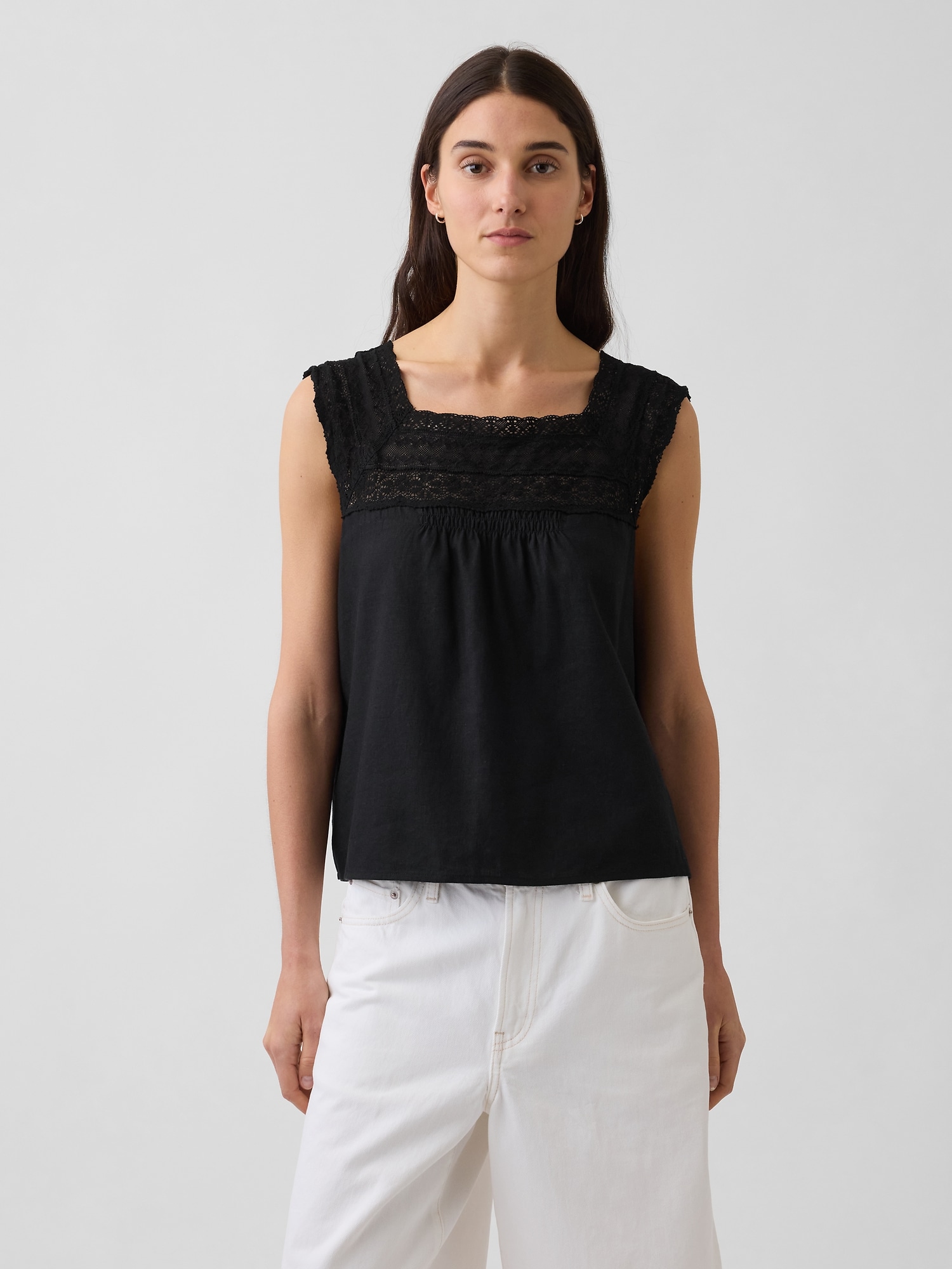 HAUT À ENCOLURE CARRÉE EN MÉLANGE DE LIN CROCHETÉ